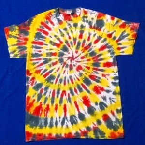 Tie dye spiral tee